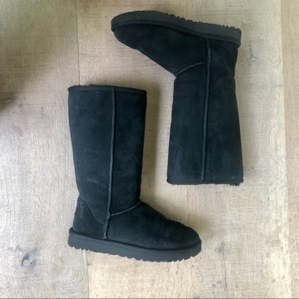 UGG Classic Tall II Suede Boots size 6 - Picture 2 of 8